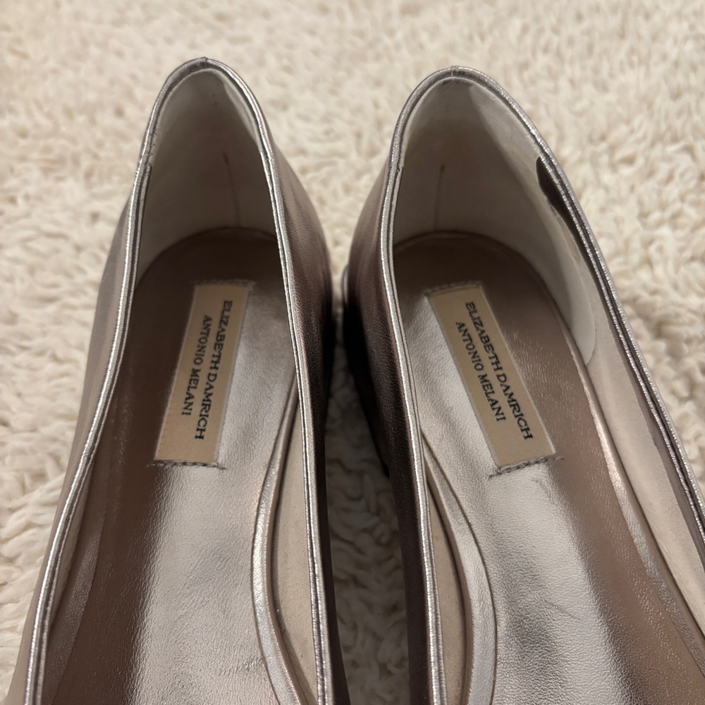 Elizabeth Damrich Trapeze Metallic Leather
Dress Pumps size 7 - Picture 5 of 9